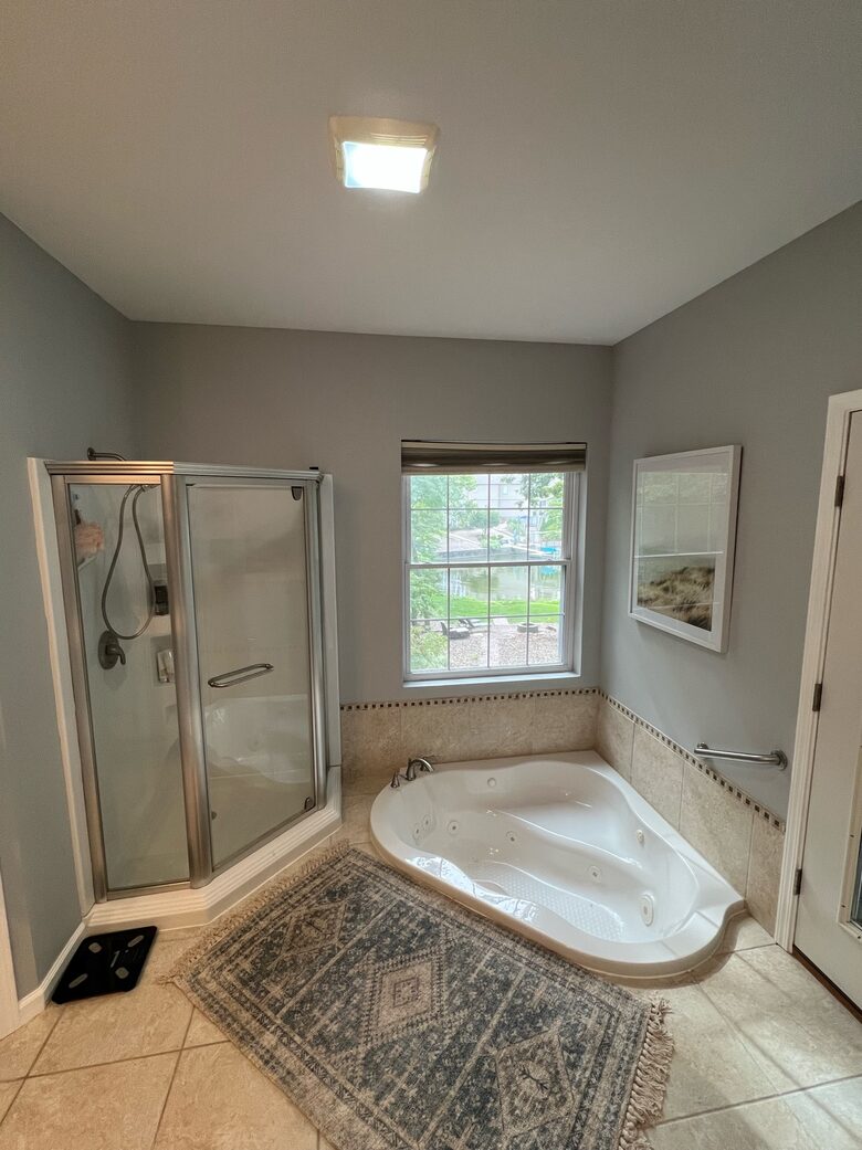 Peaceful Lake of the Ozarks Retreat with Wraparound Porch - Sunrise beach, Missouri