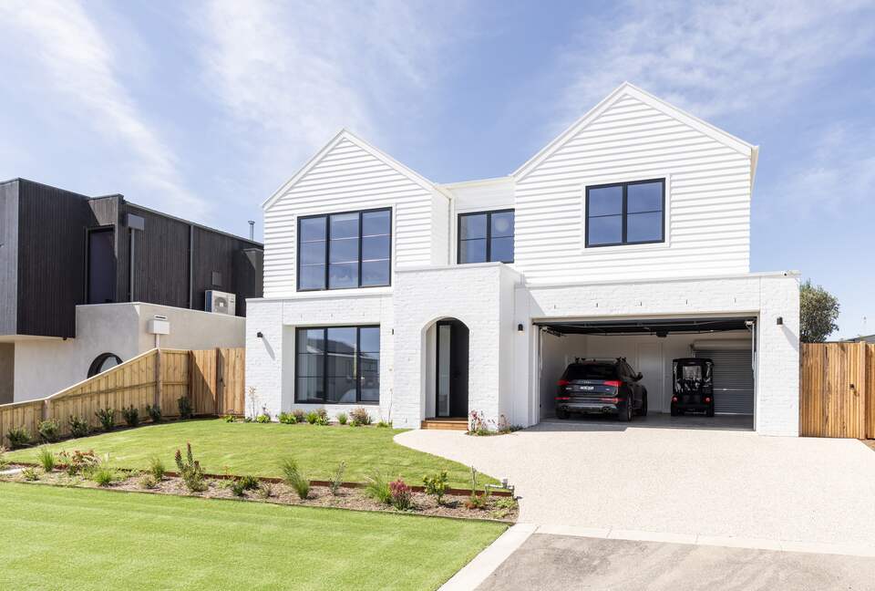 New Luxury Beach House | Huge North Facing Deck/Yard - Point Lonsdale, Australia
