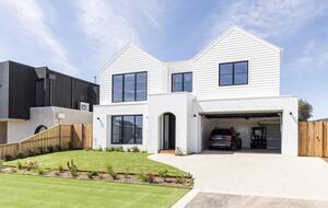 New Luxury Beach House | Huge North Facing Deck/Yard - Point Lonsdale, Australia
