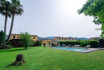 Refined Farmhouse with Private Gardens - Castelnuovo Magra, Italy