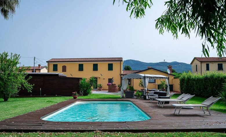 Refined Farmhouse with Private Gardens - Castelnuovo Magra, Italy