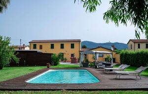 Refined Farmhouse with Private Gardens - Castelnuovo Magra, Italy