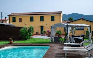 Refined Farmhouse with Private Gardens - Castelnuovo Magra, Italy