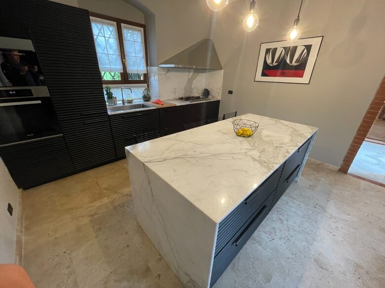 Refined Farmhouse with Private Gardens - Castelnuovo Magra, Italy