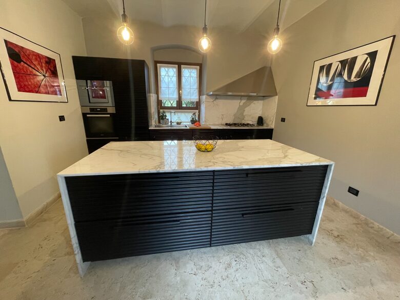 Refined Farmhouse with Private Gardens - Castelnuovo Magra, Italy