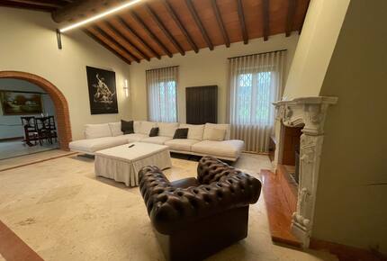 Refined Farmhouse with Private Gardens - Castelnuovo Magra, Italy