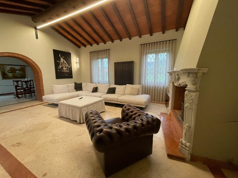 Refined Farmhouse with Private Gardens - Castelnuovo Magra, Italy