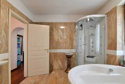 Refined Farmhouse with Private Gardens - Castelnuovo Magra, Italy