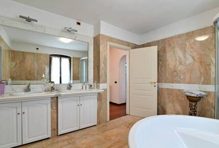 Refined Farmhouse with Private Gardens - Castelnuovo Magra, Italy