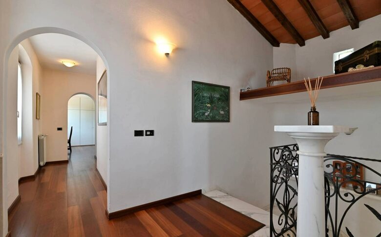 Refined Farmhouse with Private Gardens - Castelnuovo Magra, Italy