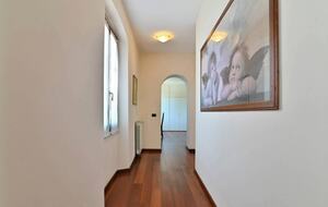Refined Farmhouse with Private Gardens - Castelnuovo Magra, Italy