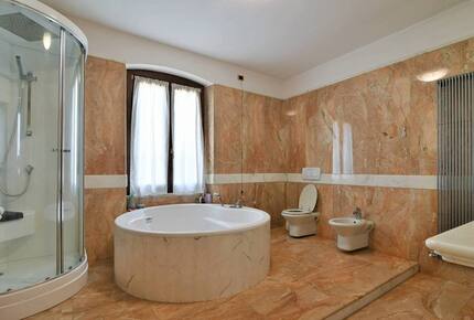 Refined Farmhouse with Private Gardens - Castelnuovo Magra, Italy