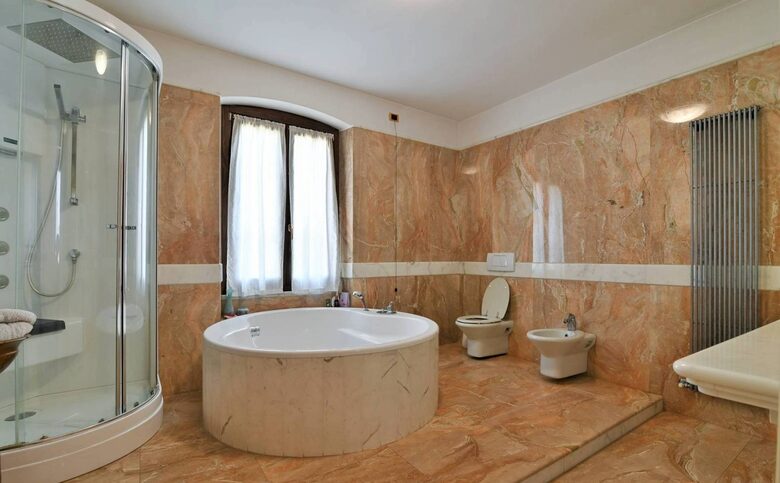 Refined Farmhouse with Private Gardens - Castelnuovo Magra, Italy