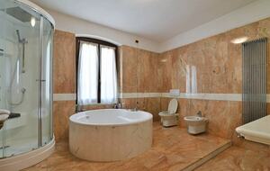 Refined Farmhouse with Private Gardens - Castelnuovo Magra, Italy