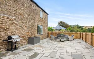 Elegant Stone Barn Retreat in South Milton - South Milton Devon, United Kingdom