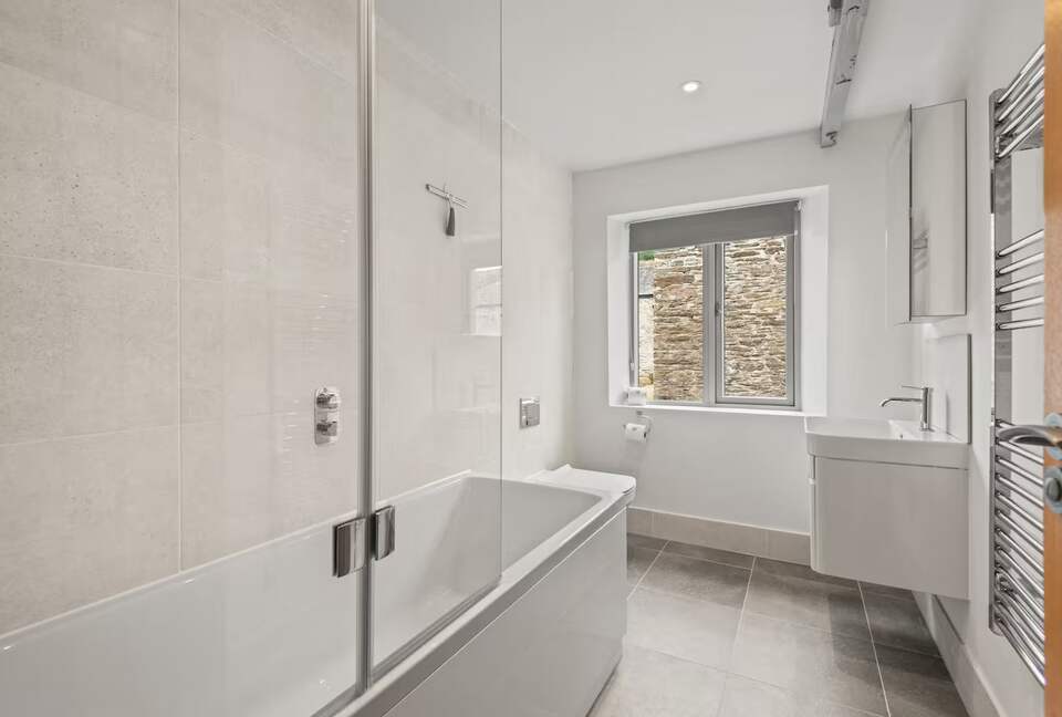 Elegant Stone Barn Retreat in South Milton - South Milton Devon, United Kingdom