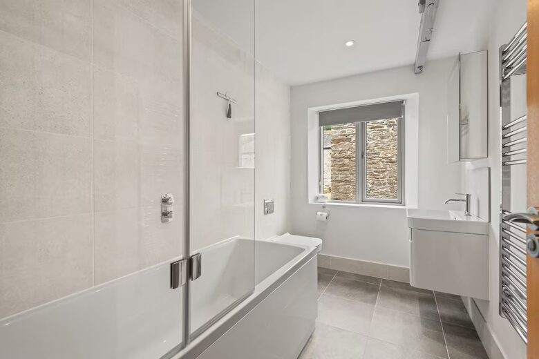 Elegant Stone Barn Retreat in South Milton - South Milton Devon, United Kingdom