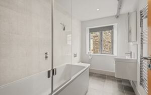 Elegant Stone Barn Retreat in South Milton - South Milton Devon, United Kingdom