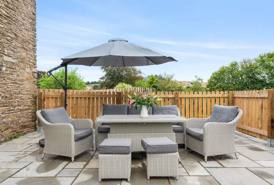 Elegant Stone Barn Retreat in South Milton - South Milton Devon, United Kingdom