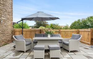 Elegant Stone Barn Retreat in South Milton - South Milton Devon, United Kingdom