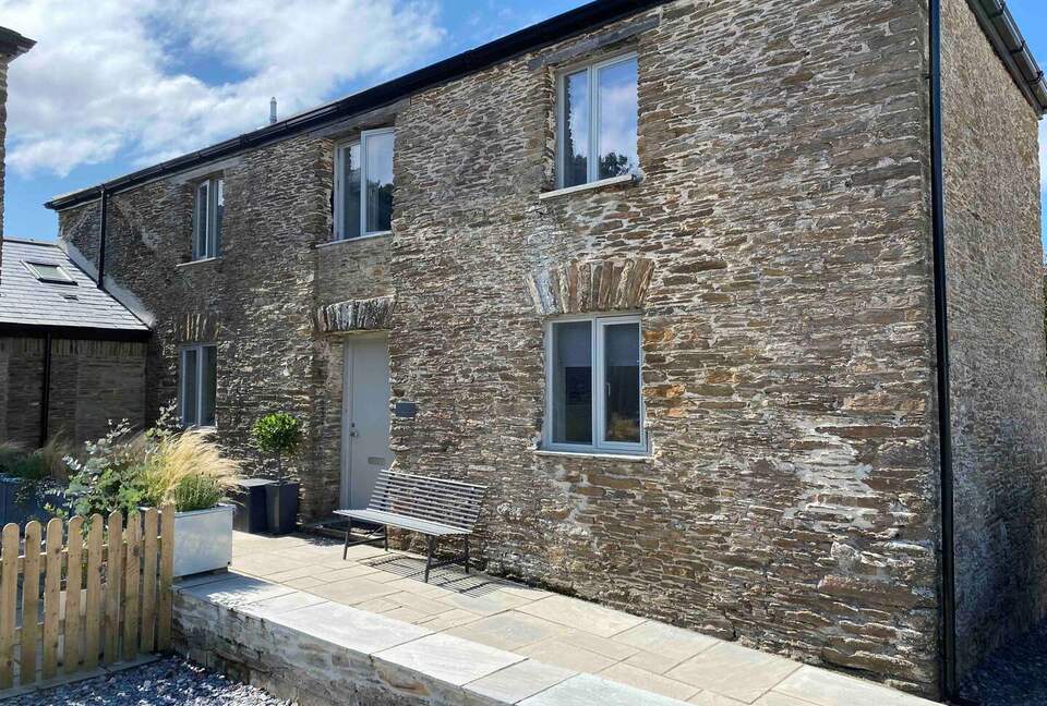 Elegant Stone Barn Retreat in South Milton - South Milton Devon, United Kingdom