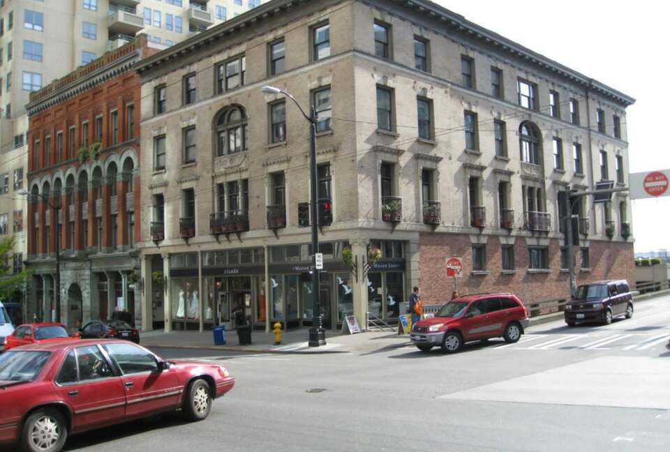 Chic Downtown Seattle Loft with Vintage Charm - Seattle, Washington