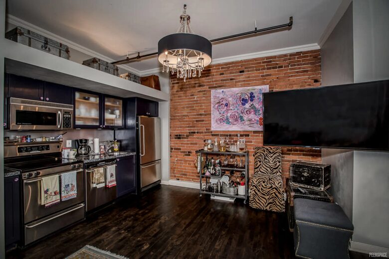 Chic Downtown Seattle Loft with Vintage Charm - Seattle, Washington