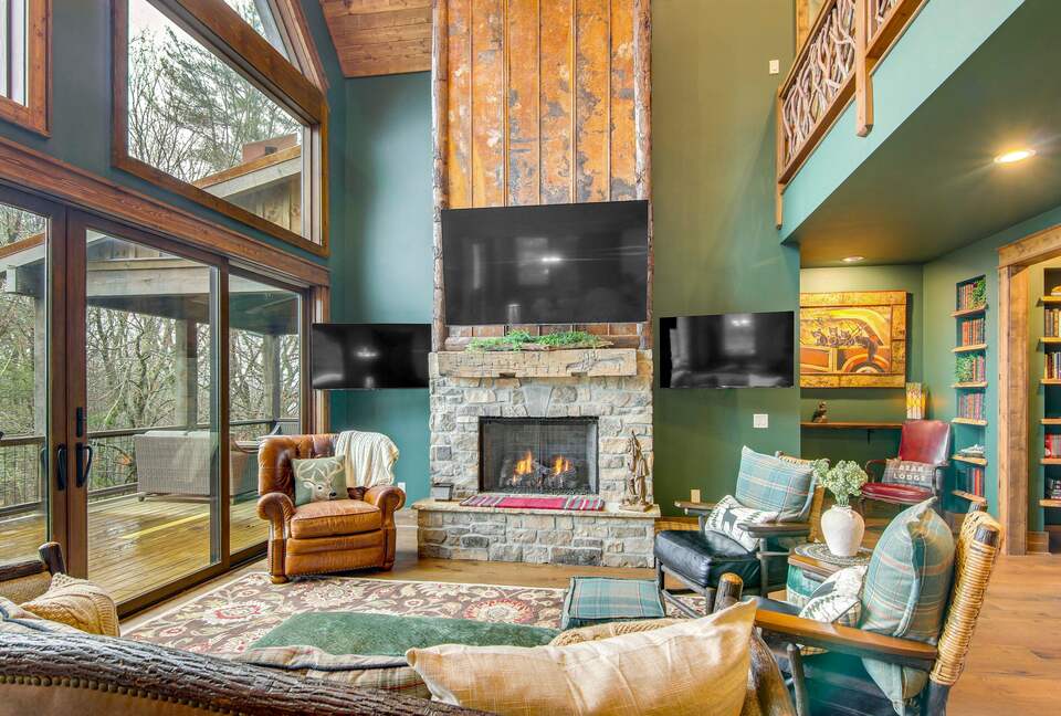 Rustic-Modern Mountain Haven near Waterfalls, Trails & Lake Glenville - Welcome to Fox and Fern Lodge - Glenville, North Carolina