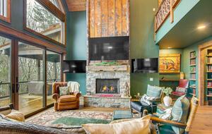 Rustic-Modern Mountain Haven near Waterfalls, Trails & Lake Glenville - Welcome to Fox and Fern Lodge - Glenville, North Carolina