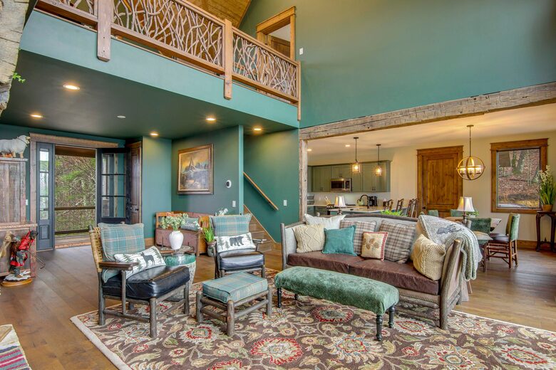 Rustic-Modern Mountain Haven near Waterfalls, Trails & Lake Glenville - Welcome to Fox and Fern Lodge - Glenville, North Carolina