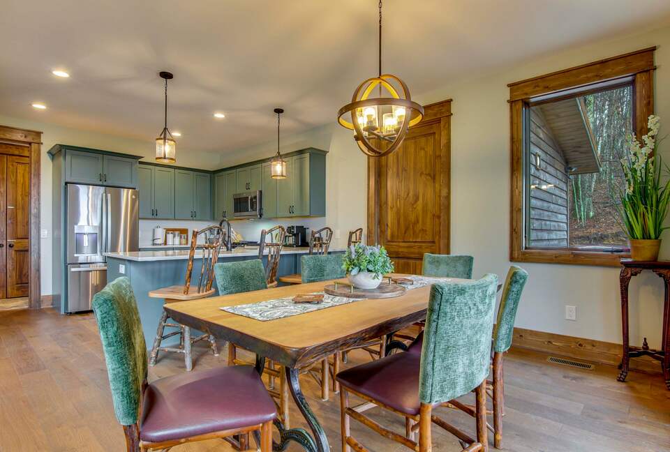 Rustic-Modern Mountain Haven near Waterfalls, Trails & Lake Glenville - Welcome to Fox and Fern Lodge - Glenville, North Carolina