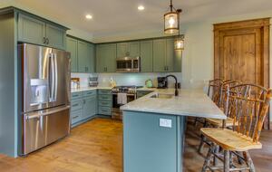 Rustic-Modern Mountain Haven near Waterfalls, Trails & Lake Glenville - Welcome to Fox and Fern Lodge - Glenville, North Carolina