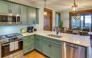 Rustic-Modern Mountain Haven near Waterfalls, Trails & Lake Glenville - Welcome to Fox and Fern Lodge - Glenville, North Carolina