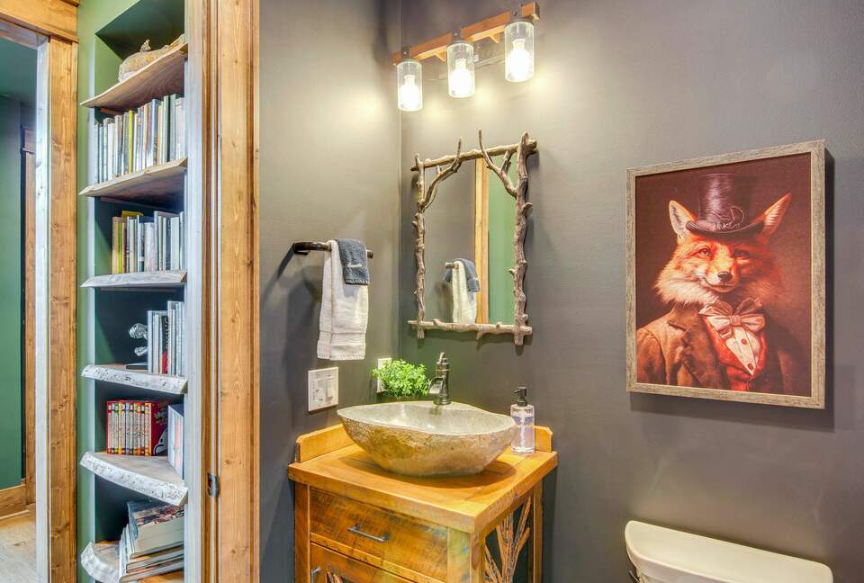 Rustic-Modern Mountain Haven near Waterfalls, Trails & Lake Glenville - Welcome to Fox and Fern Lodge - Glenville, North Carolina