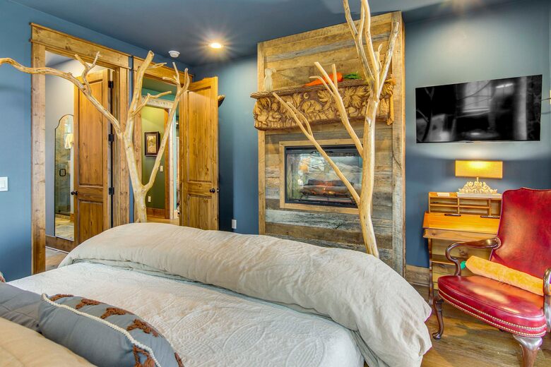 Rustic-Modern Mountain Haven near Waterfalls, Trails & Lake Glenville - Welcome to Fox and Fern Lodge - Glenville, North Carolina