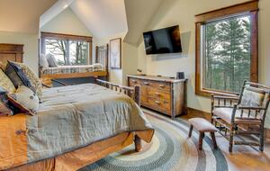 Rustic-Modern Mountain Haven near Waterfalls, Trails & Lake Glenville - Welcome to Fox and Fern Lodge - Glenville, North Carolina