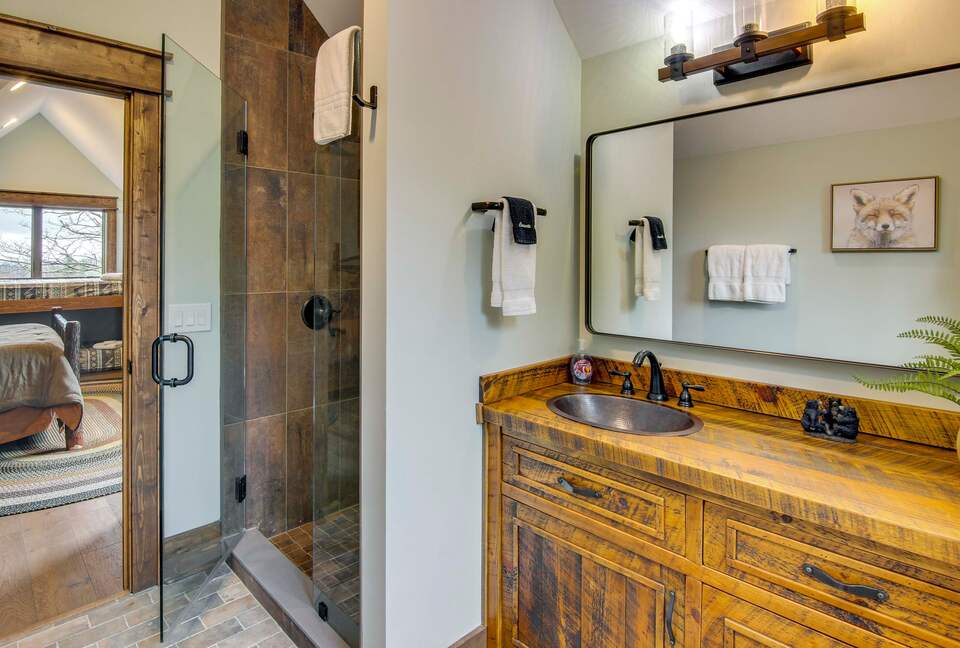 Rustic-Modern Mountain Haven near Waterfalls, Trails & Lake Glenville - Welcome to Fox and Fern Lodge - Glenville, North Carolina