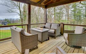 Rustic-Modern Mountain Haven near Waterfalls, Trails & Lake Glenville - Welcome to Fox and Fern Lodge - Glenville, North Carolina