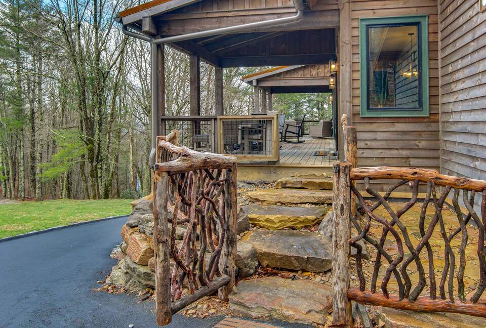 Rustic-Modern Mountain Haven near Waterfalls, Trails & Lake Glenville - Welcome to Fox and Fern Lodge - Glenville, North Carolina