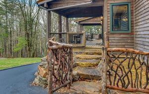Rustic-Modern Mountain Haven near Waterfalls, Trails & Lake Glenville - Welcome to Fox and Fern Lodge - Glenville, North Carolina