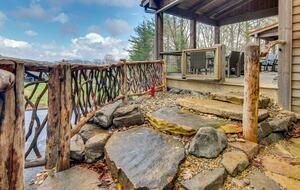 Rustic-Modern Mountain Haven near Waterfalls, Trails & Lake Glenville - Welcome to Fox and Fern Lodge - Glenville, North Carolina