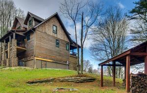 Rustic-Modern Mountain Haven near Waterfalls, Trails & Lake Glenville - Welcome to Fox and Fern Lodge - Glenville, North Carolina