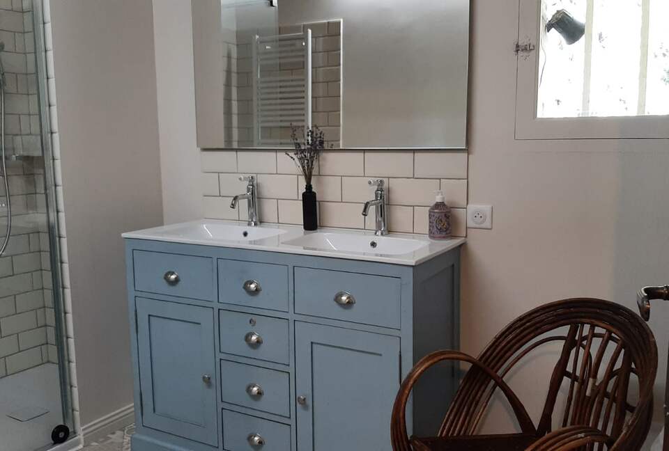 An Authentic Provençal Escape Among the Vineyards - Bonnieux, France