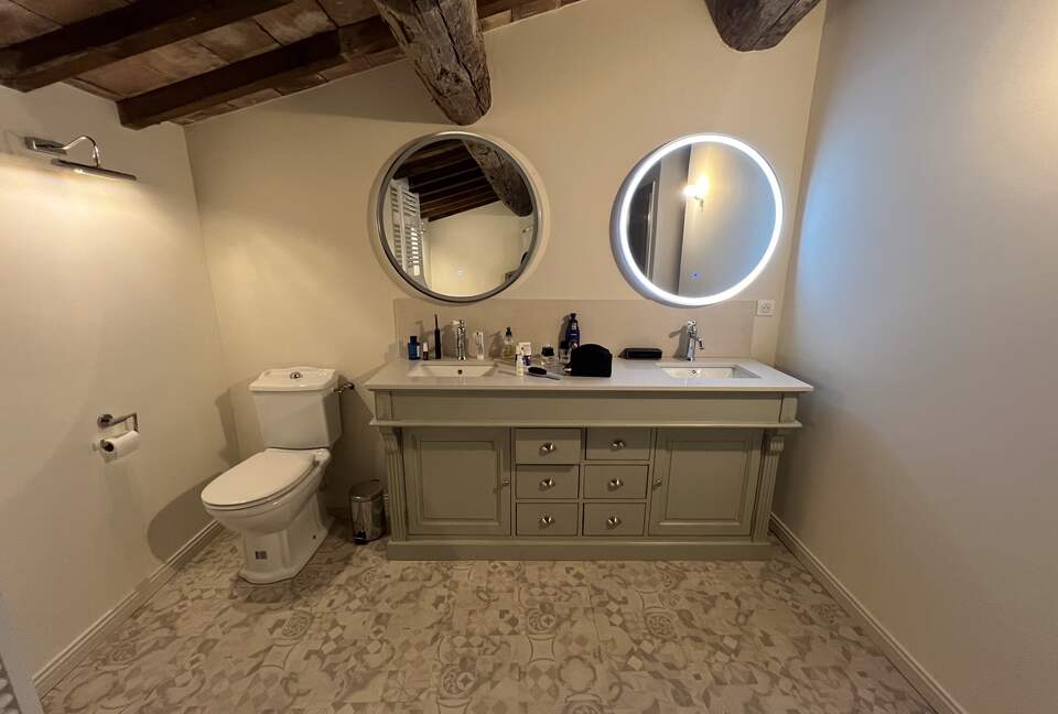 An Authentic Provençal Escape Among the Vineyards - Bonnieux, France