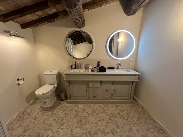 An Authentic Provençal Escape Among the Vineyards - Bonnieux, France