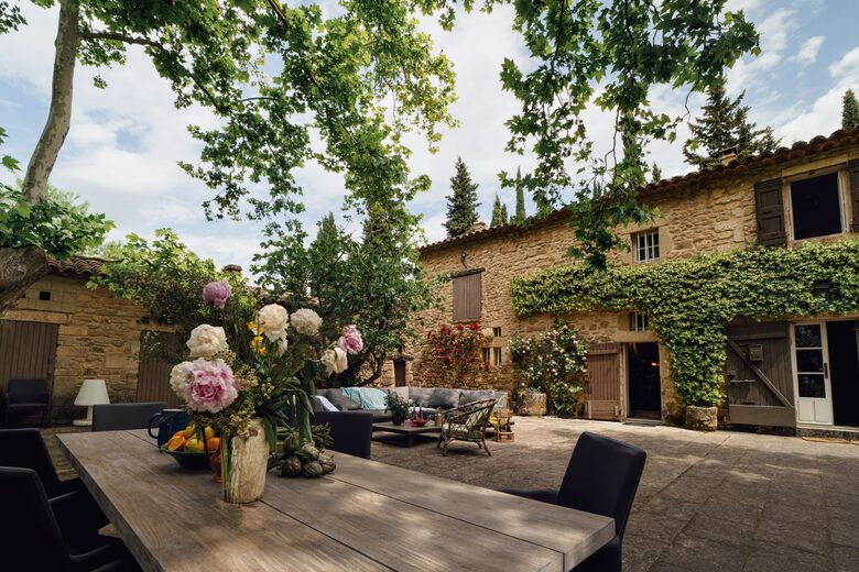 An Authentic Provençal Escape Among the Vineyards - Bonnieux, France