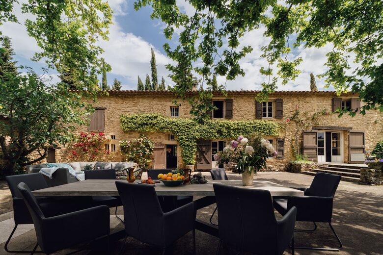 An Authentic Provençal Escape Among the Vineyards - Bonnieux, France
