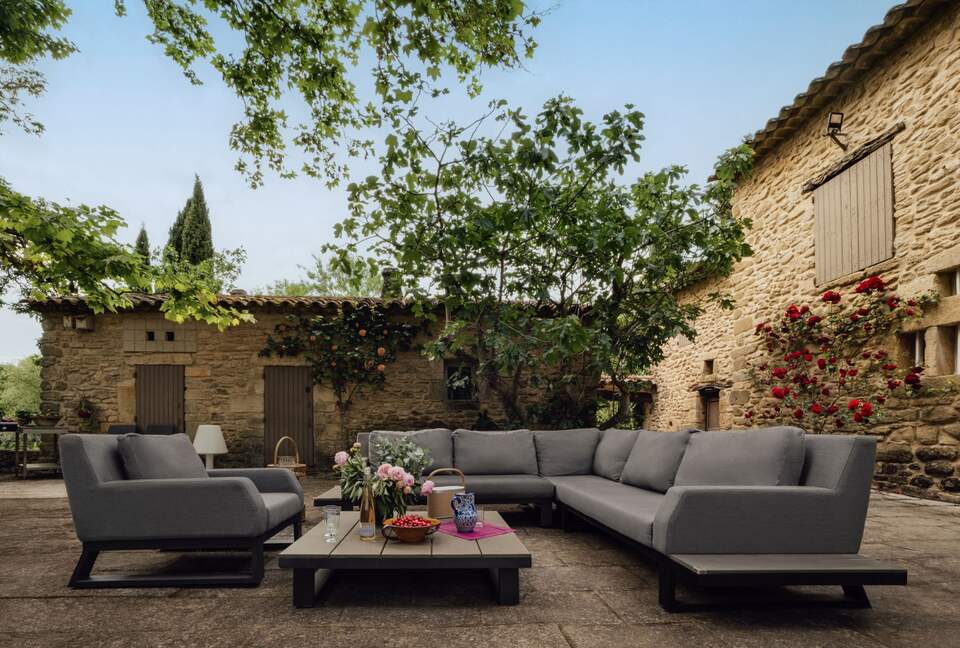 An Authentic Provençal Escape Among the Vineyards - Bonnieux, France