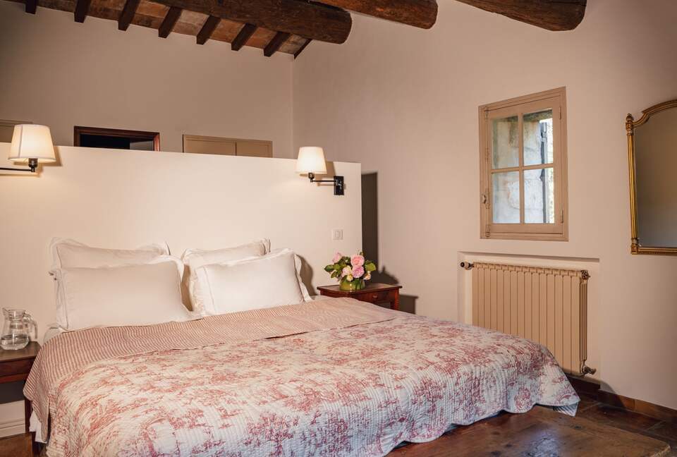 An Authentic Provençal Escape Among the Vineyards - Bonnieux, France