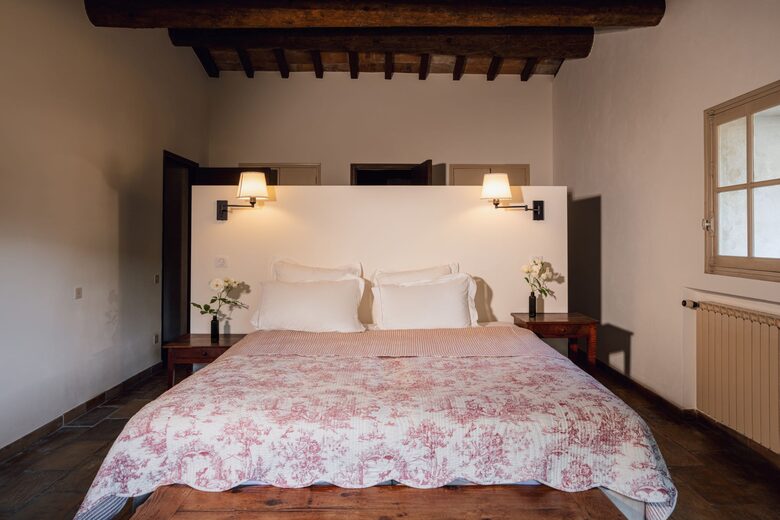 An Authentic Provençal Escape Among the Vineyards - Bonnieux, France